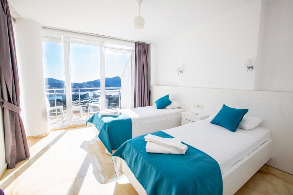 Modern Semi-Detached Villa With Private Infinity Pool and Sea views