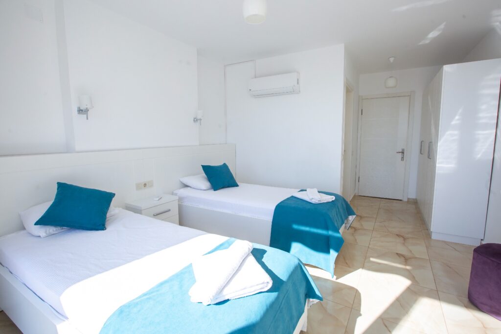 Modern Semi-Detached Villa With Private Infinity Pool and Sea views