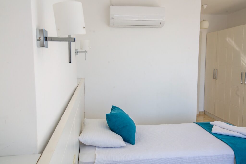 Modern Semi-Detached Villa With Private Infinity Pool and Sea views