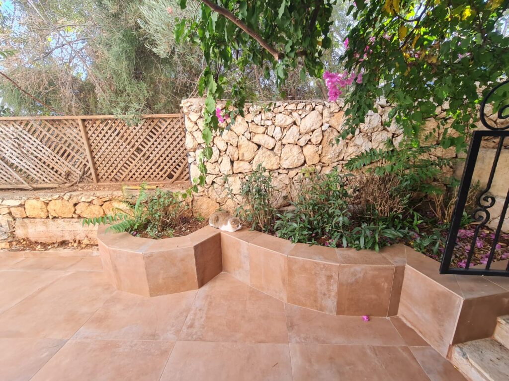 Amazing Central 2 Bedroom Apartment with Sea Views