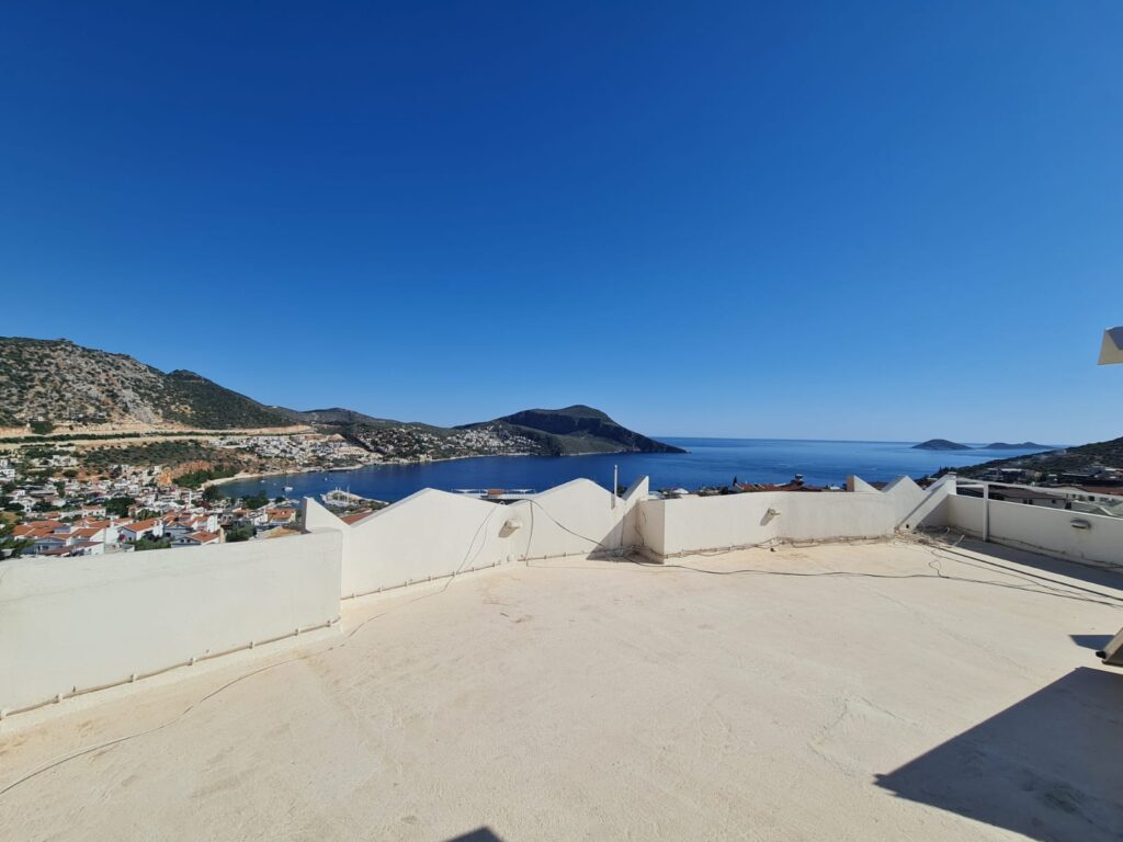 Amazing Central 2 Bedroom Apartment with Sea Views