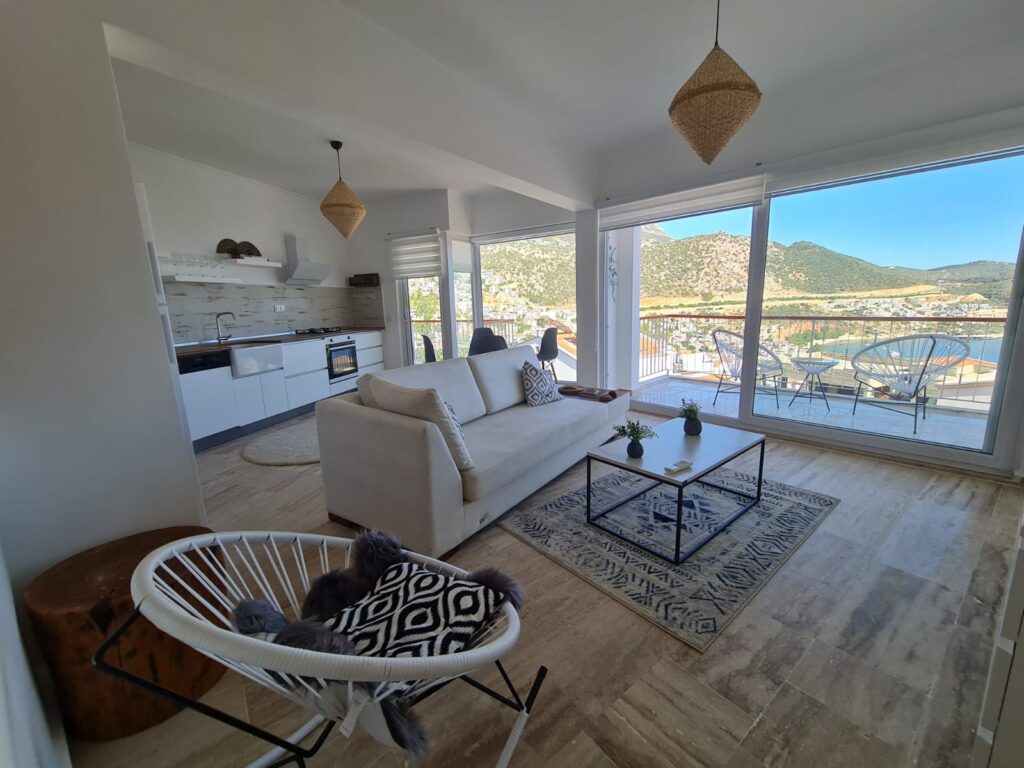 Amazing Central 2 Bedroom Apartment with Sea Views