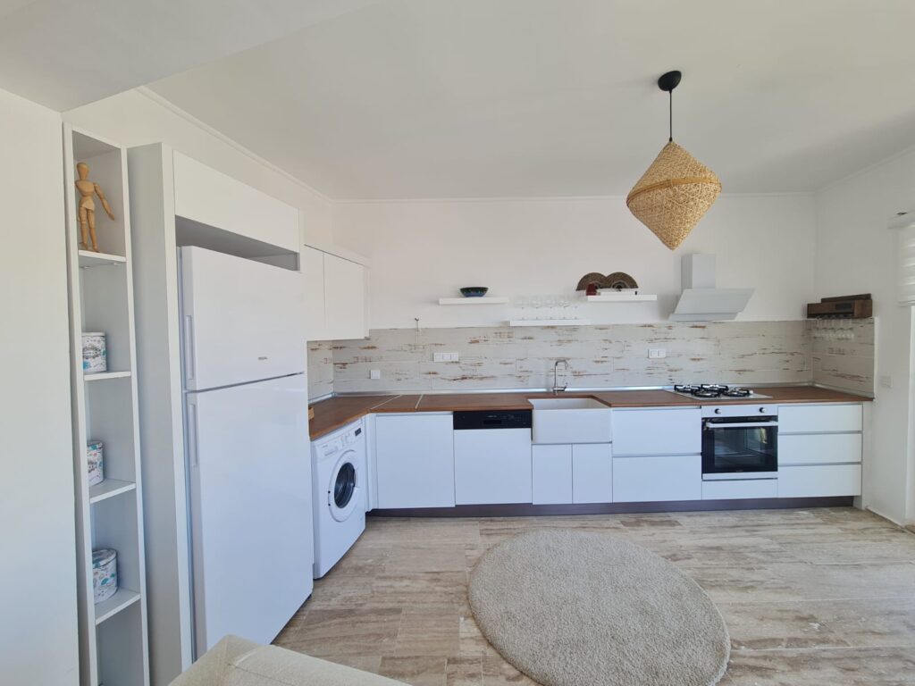 Amazing Central 2 Bedroom Apartment with Sea Views