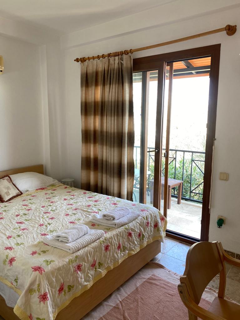 Traditional 4 Bedroom Villa in Central Location