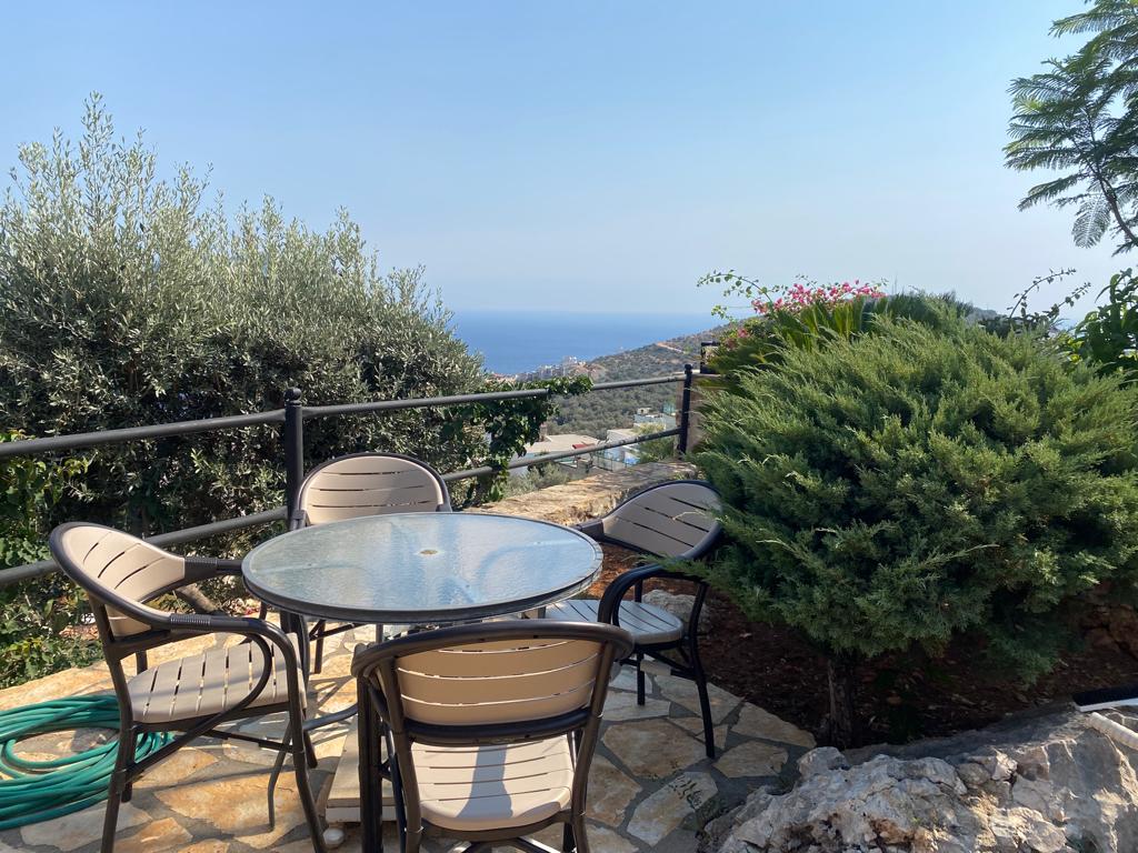 Traditional 4 Bedroom Villa in Central Location