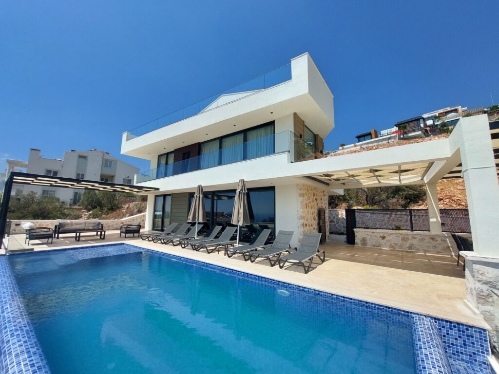 Stunning Sea View 4 Bedroom Modern Villa