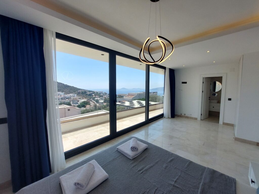 Stunning Sea View 4 Bedroom Modern Villa