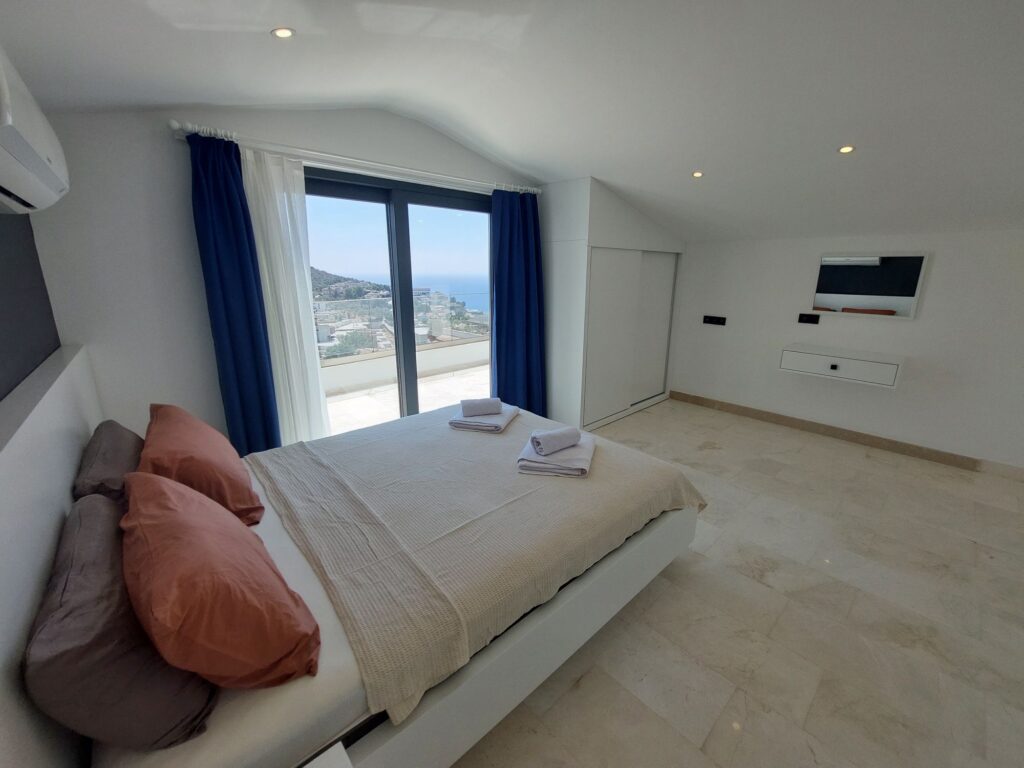 Stunning Sea View 4 Bedroom Modern Villa