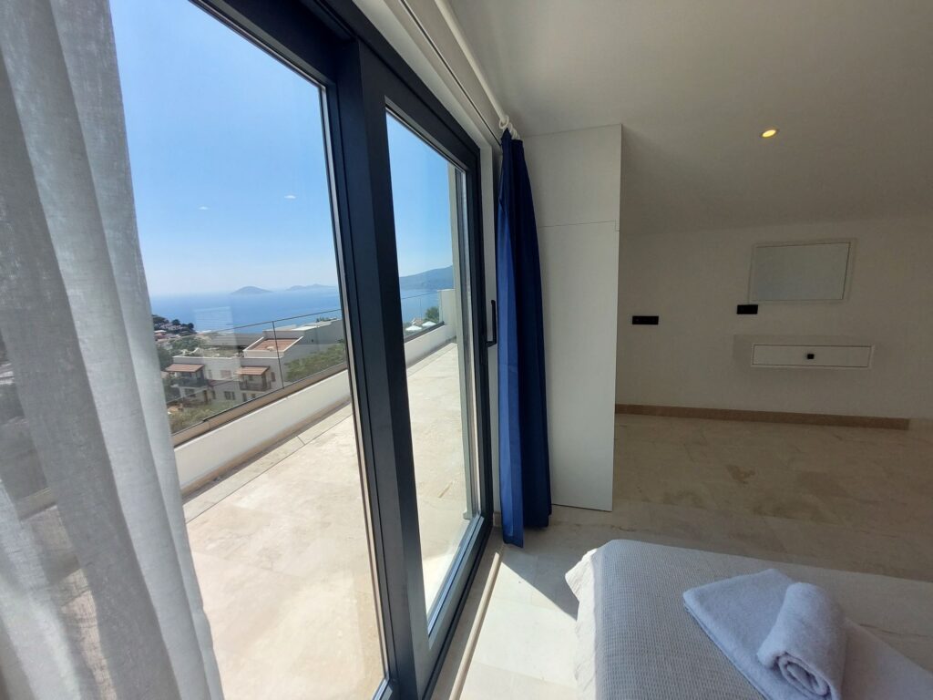 Stunning Sea View 4 Bedroom Modern Villa