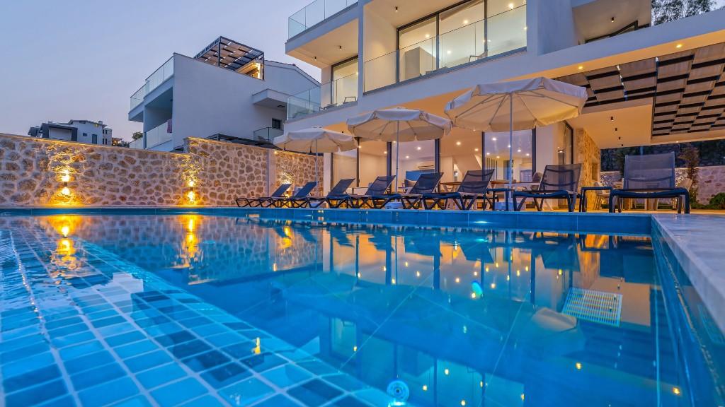 Brand New Luxury Modern Six Bedroom Villa in Ortaalan