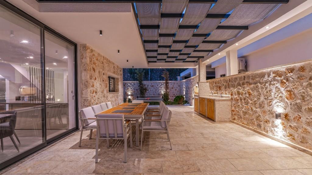 Brand New Luxury Modern Six Bedroom Villa in Ortaalan