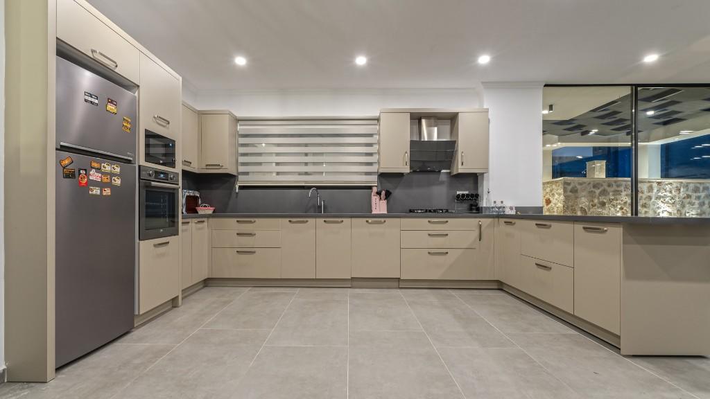 Brand New Luxury Modern Six Bedroom Villa in Ortaalan