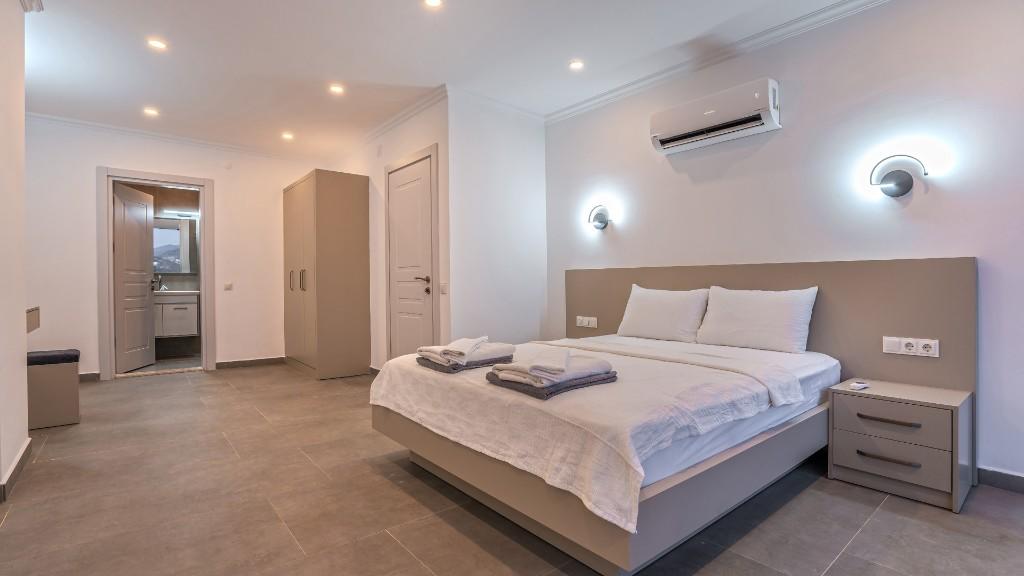 Brand New Luxury Modern Six Bedroom Villa in Ortaalan