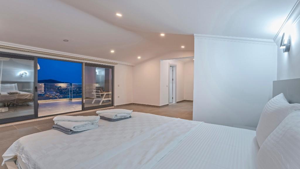 Brand New Luxury Modern Six Bedroom Villa in Ortaalan