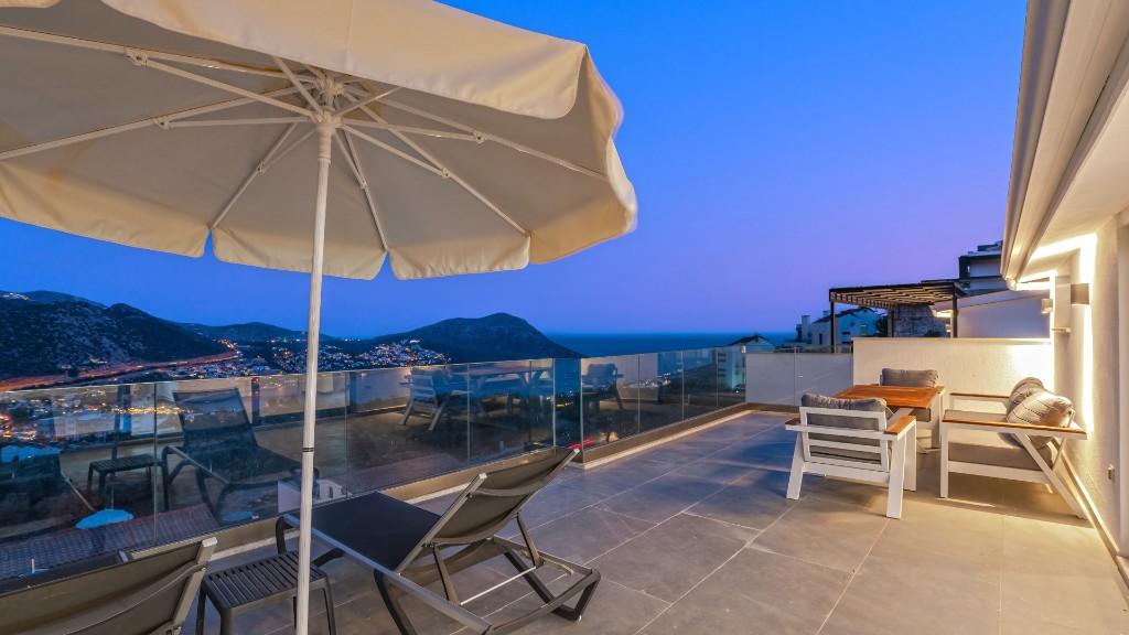 Brand New Luxury Modern Six Bedroom Villa in Ortaalan