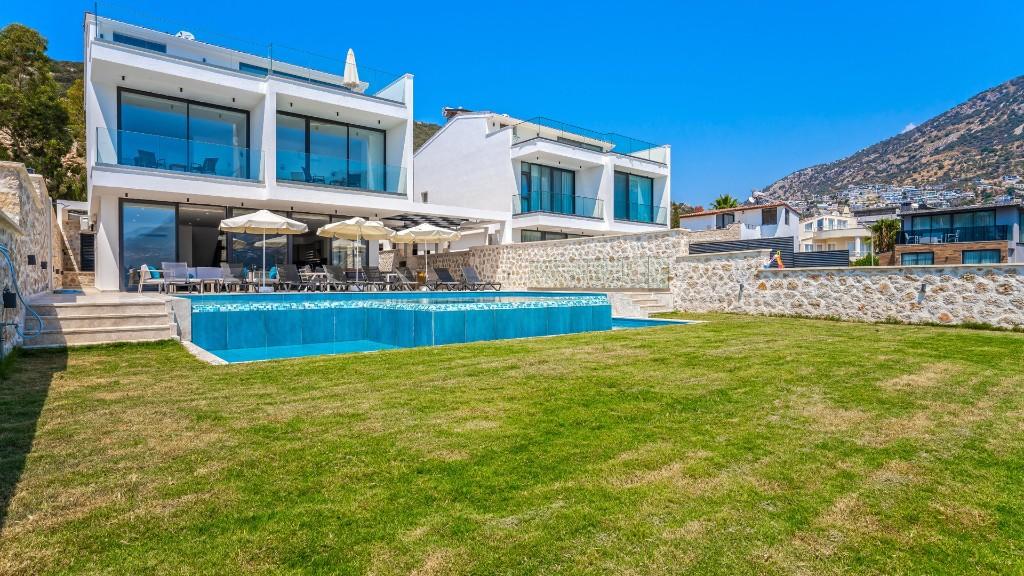 Brand New Luxury Modern Six Bedroom Villa in Ortaalan