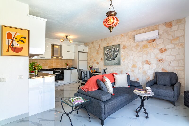 Poolside One Bedroom Apartment with Shared Pool