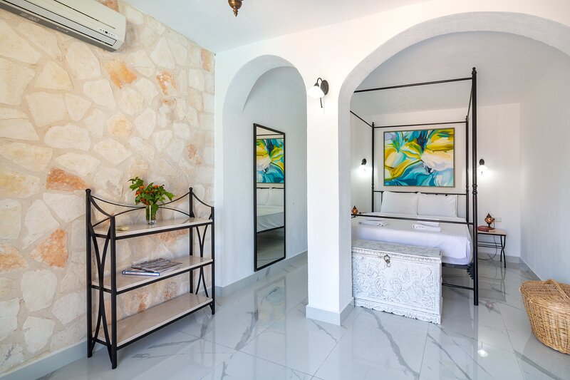 Poolside One Bedroom Apartment with Shared Pool