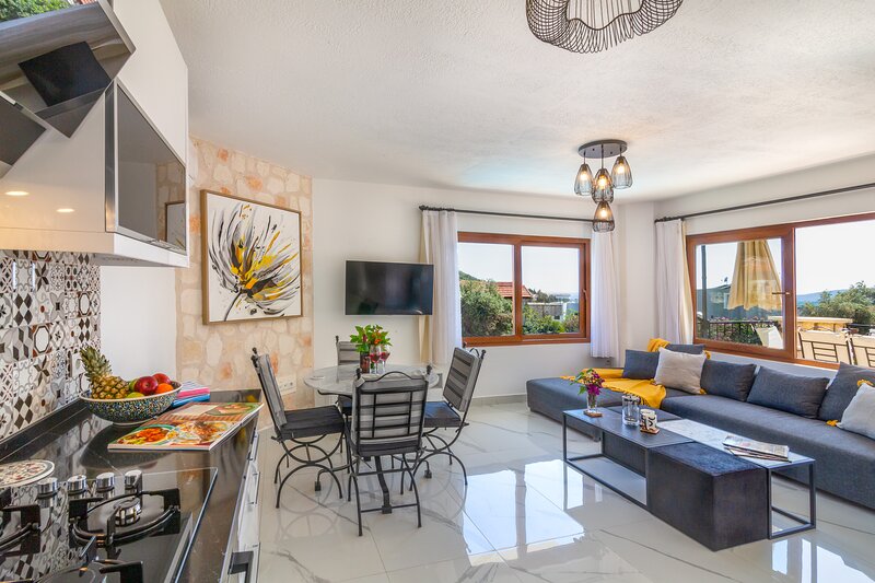 Recently Refurbished Two Bedroom Apartment With Sea Views