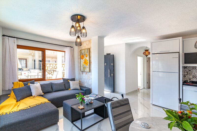 Recently Refurbished Two Bedroom Apartment With Sea Views