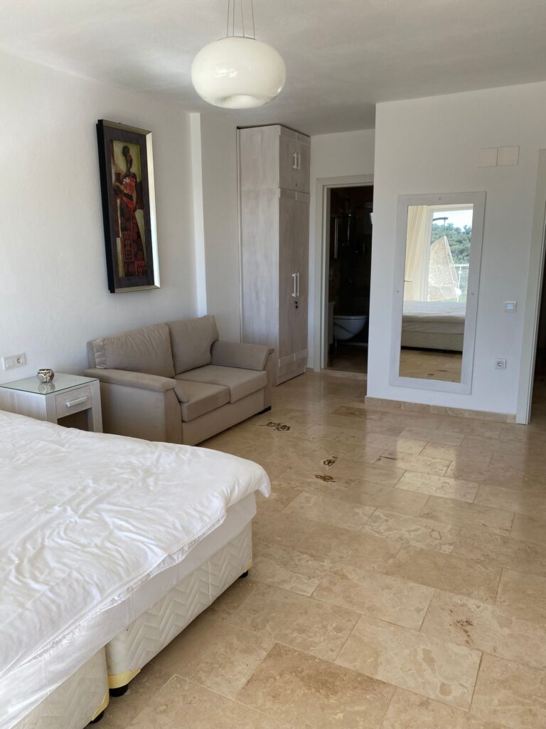 Modern Penthouse Duplex with Private Roof Pool