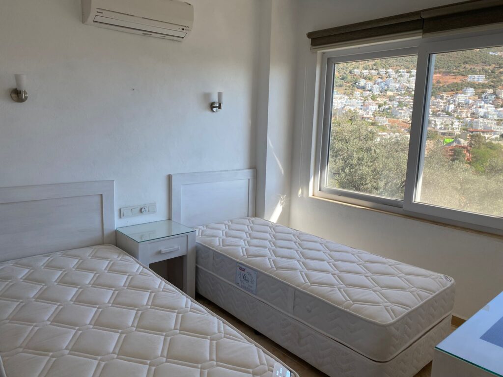 Modern Penthouse Duplex with Private Roof Pool