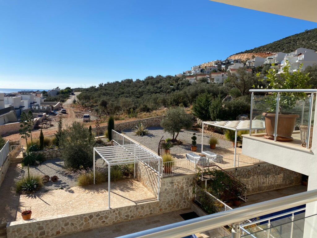 Modern Penthouse Duplex with Private Roof Pool