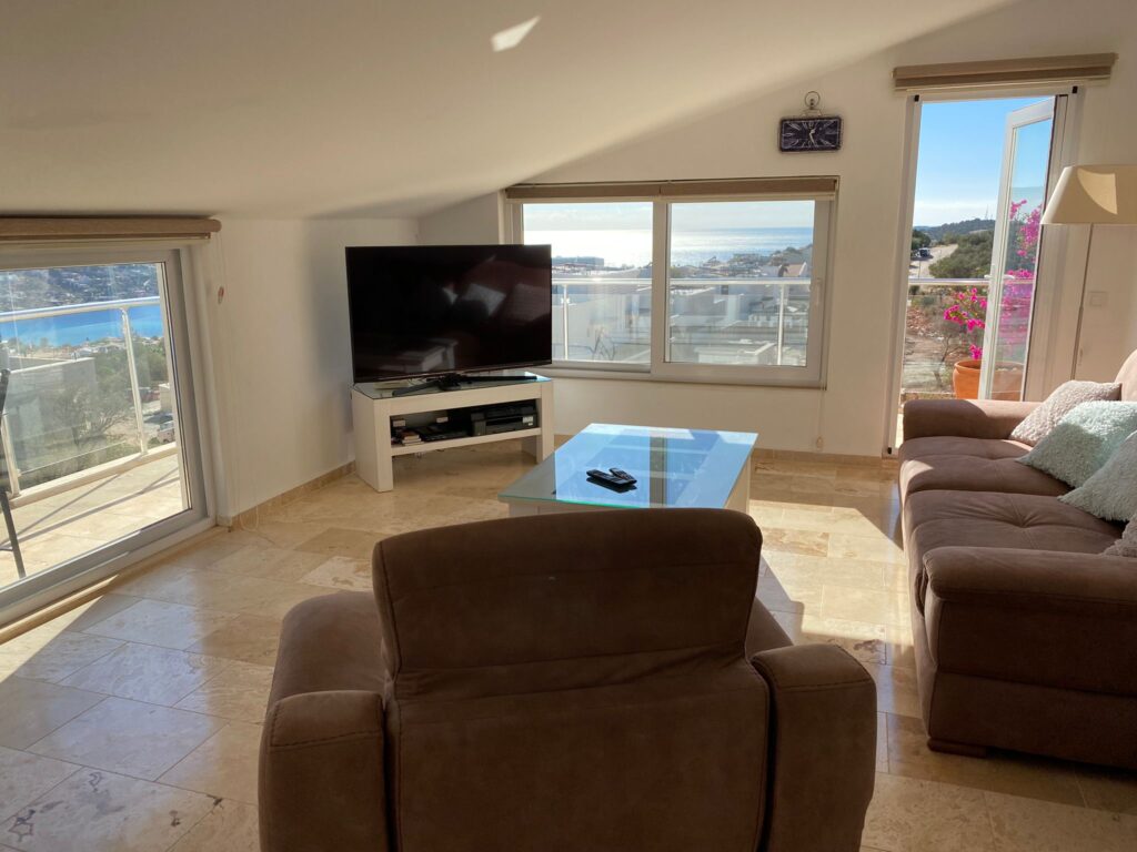 Modern Penthouse Duplex with Private Roof Pool