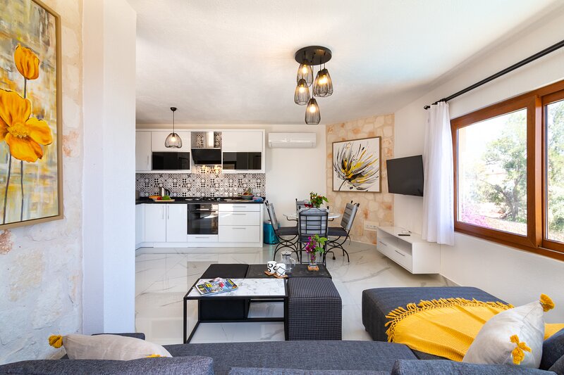 Recently Refurbished Two Bedroom Apartment With Sea Views