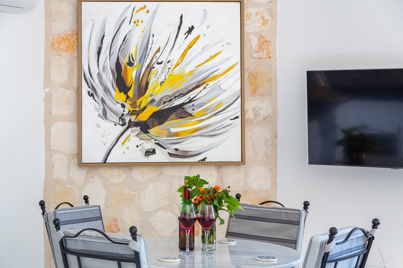 Recently Refurbished Two Bedroom Apartment With Sea Views