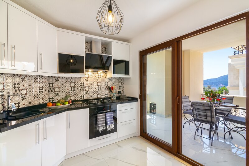 Modern Duplex Apartment With Stunning Island Views