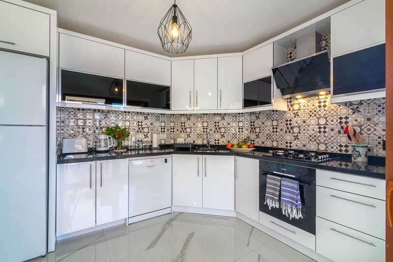 Modern Duplex Apartment With Stunning Island Views