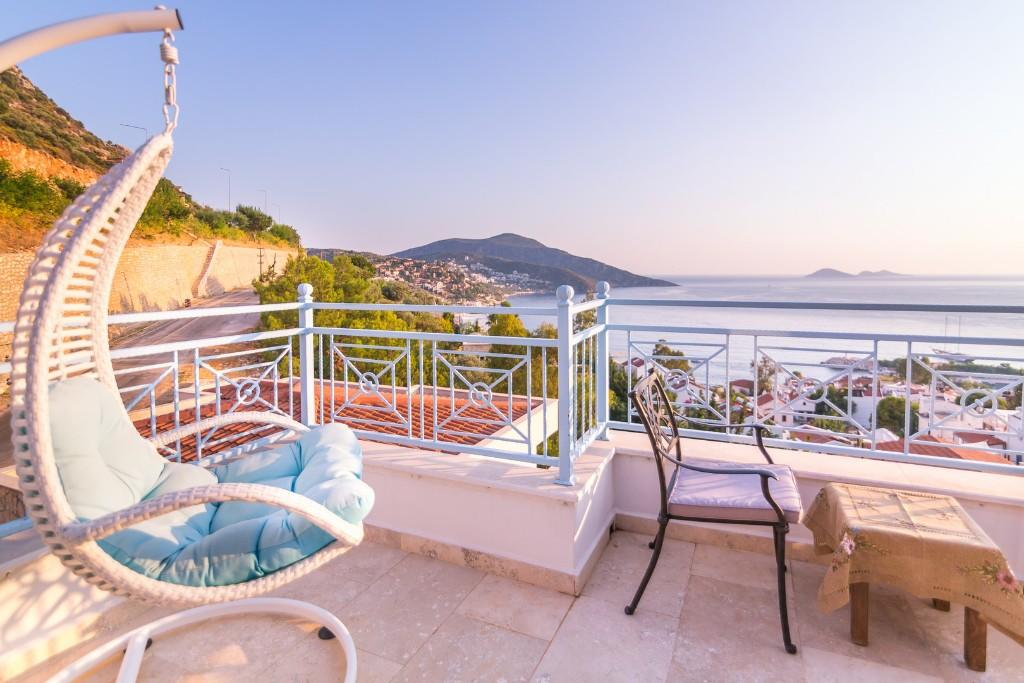 Tastefully Presented 4 Bedroom Villa In The Old Town