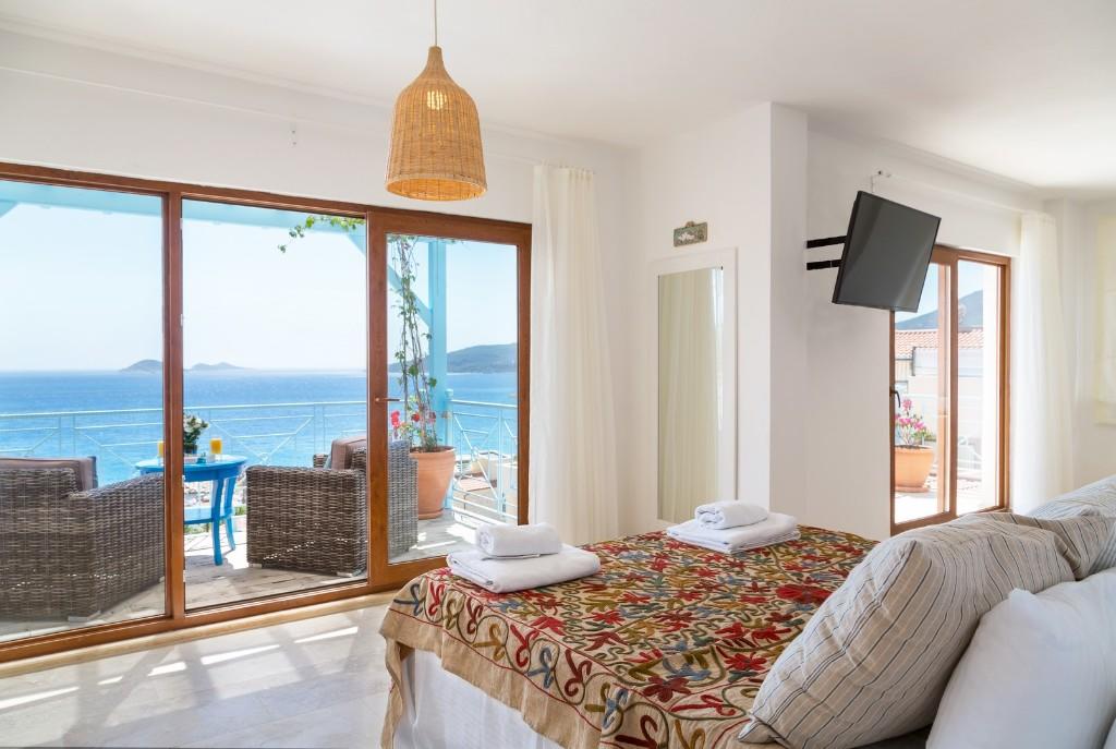 Tastefully Presented 4 Bedroom Villa In The Old Town