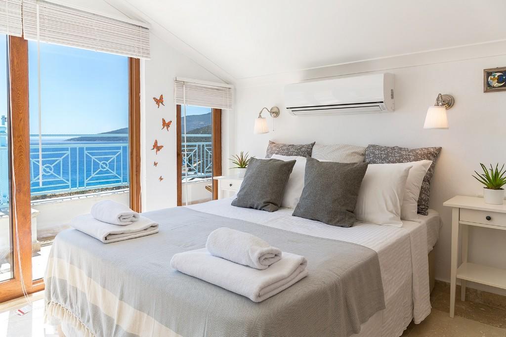 Tastefully Presented 4 Bedroom Villa In The Old Town