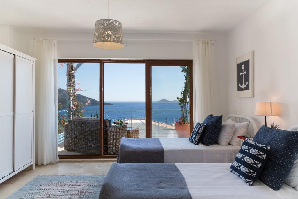 Tastefully Presented 4 Bedroom Villa In The Old Town