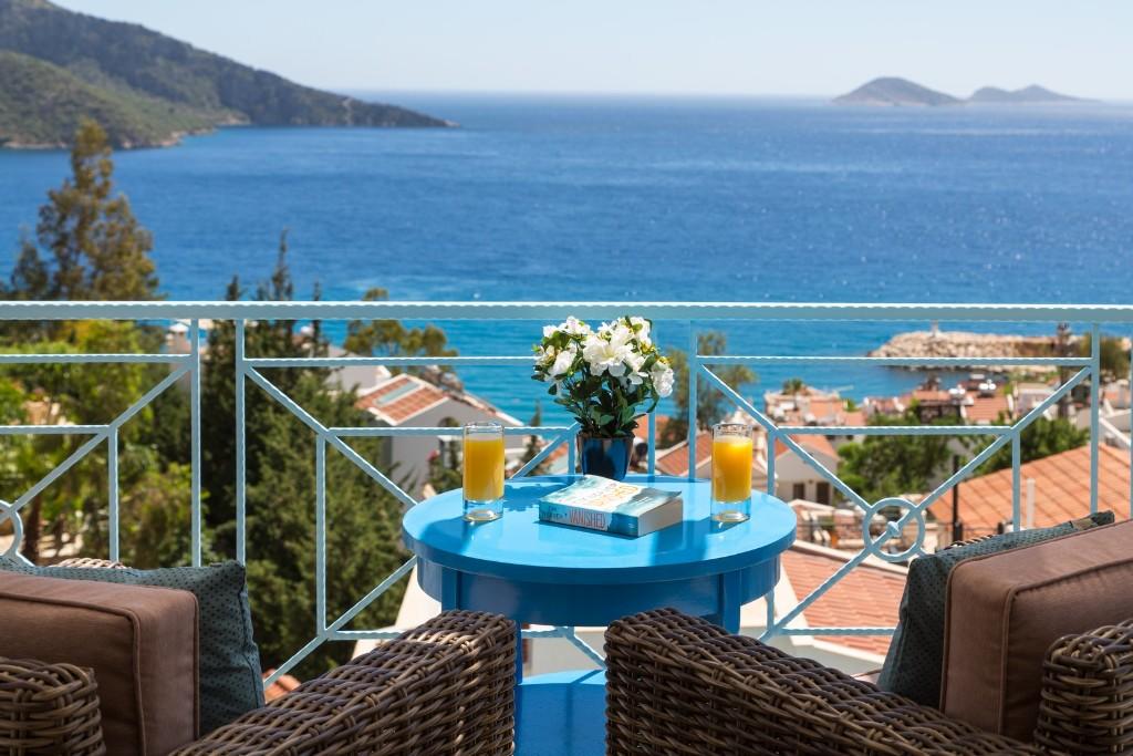 Tastefully Presented 4 Bedroom Villa In The Old Town