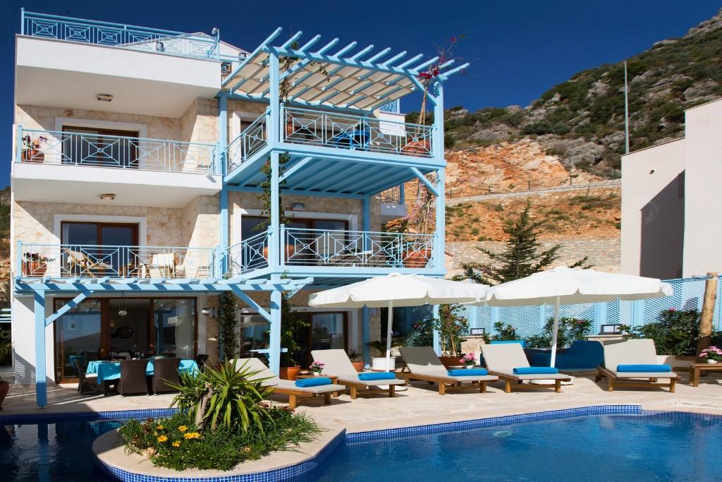 Tastefully Presented 4 Bedroom Villa In The Old Town