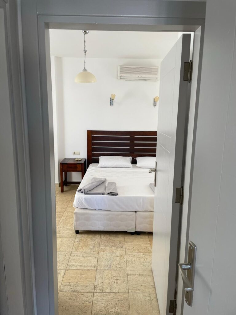 Automatically updates image attributes when a post is published or updated. Ensures image attributes are always consistent with settings.