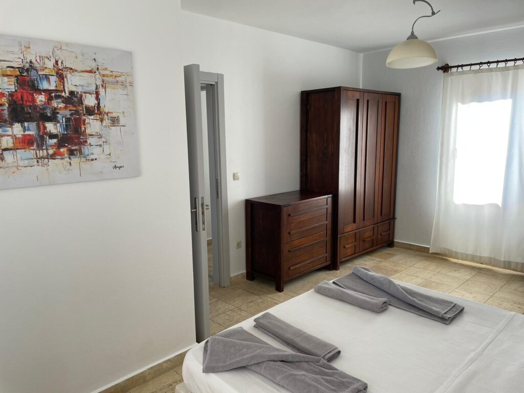 Automatically updates image attributes when a post is published or updated. Ensures image attributes are always consistent with settings.