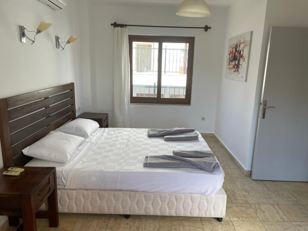 Automatically updates image attributes when a post is published or updated. Ensures image attributes are always consistent with settings.