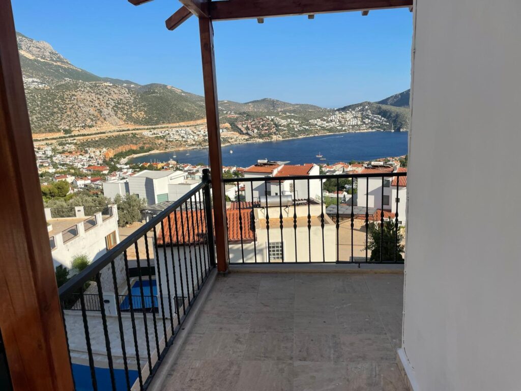 Automatically updates image attributes when a post is published or updated. Ensures image attributes are always consistent with settings.