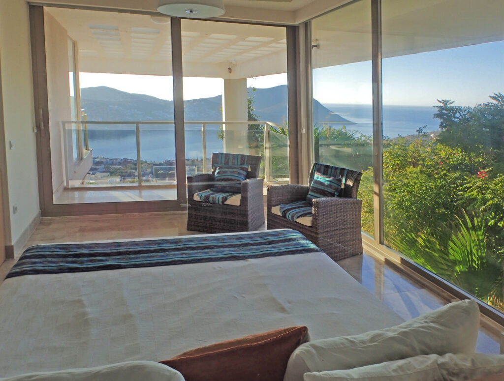 Modern 4 Bedroom Villa With Private Infinity Pool and Sea views