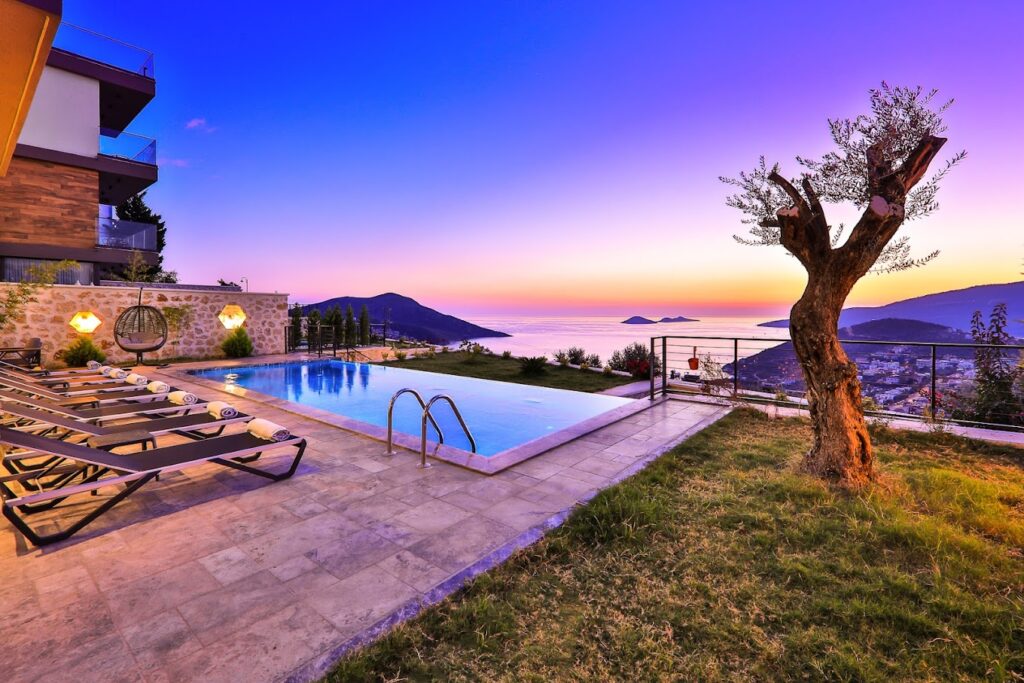 Luxury Ultra Modern Villa With Panoramic Island Views