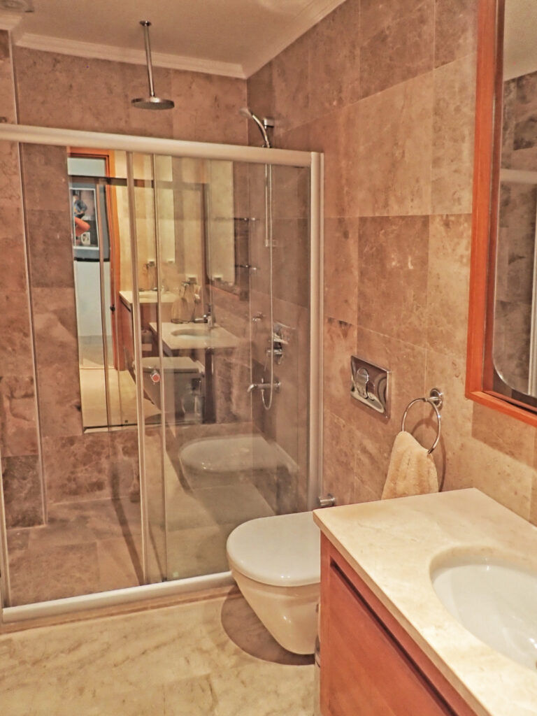 Modern Four Bedroom Villa With Private Infinity Pool and Sea views