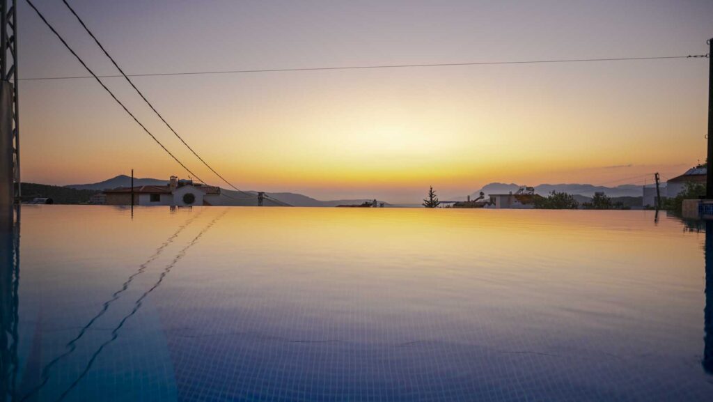 Beautifully Presented 4 Bedroom Detached Villa with Sea views