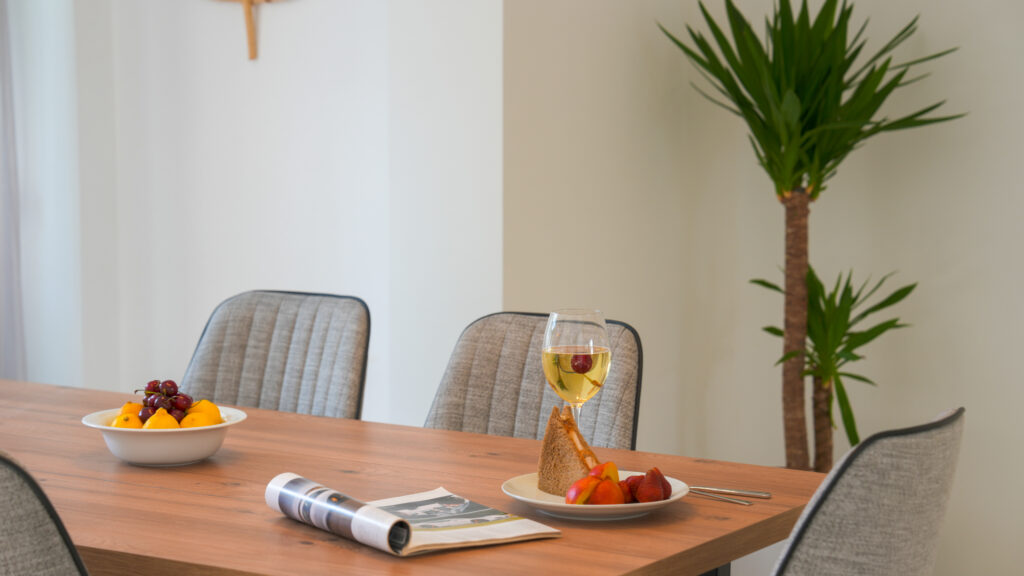 3 Bedroom Semi-Detached Villa with 2 Self Contained Apartments