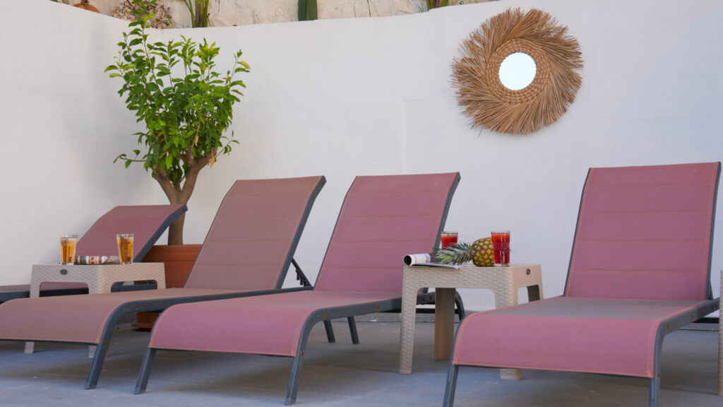 3 Bedroom Semi-Detached Villa with 2 Self Contained Apartments