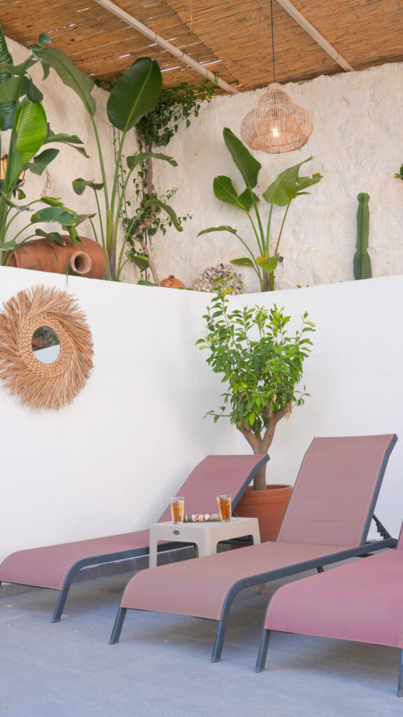 3 Bedroom Semi-Detached Villa with 2 Self Contained Apartments