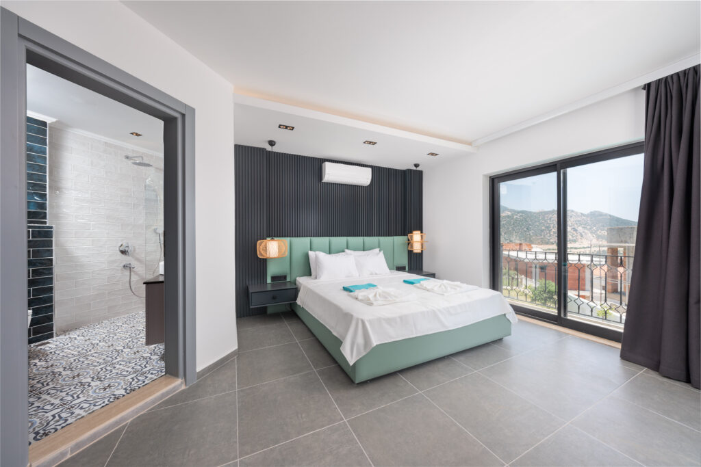 Conveniently Located Modern Detached Four Bedroom Villa in Kışla